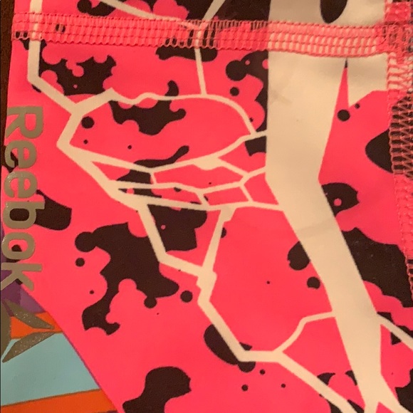Reebok leggings full length shiny smooth material. - Picture 2 of 3